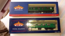 BACHMANN SR GREEN COACHES X 2