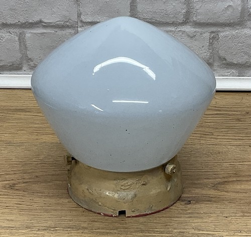 White pointed opaline milk - white,