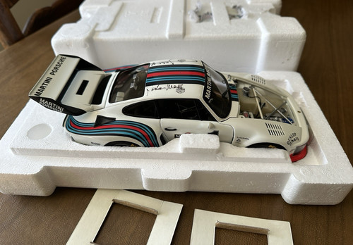 Autographed exoto porsche - 1/18,