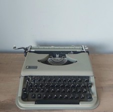 Vintage Antares Parva Typewriter With Case Needs New Ribbon A Few Sticky Keys