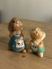 Country Pair Vintage Hand