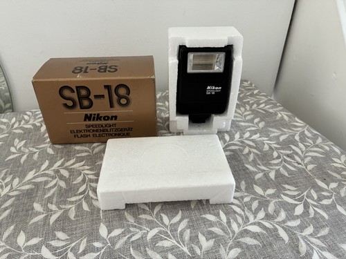 Nikon speedlight flash - sb-18,