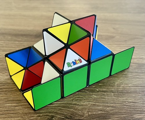 Genuine original rubiks magic - rubiks,
