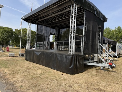 Mobile stage trailer - mobile,