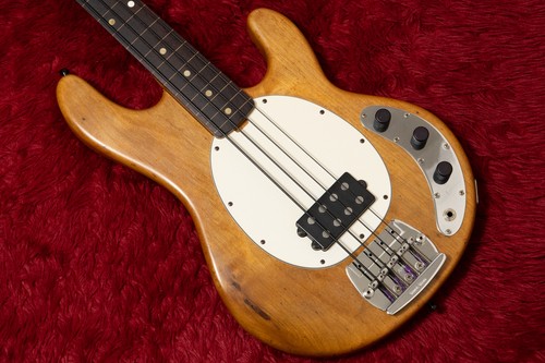 Ernie ball music man stingray - ball,