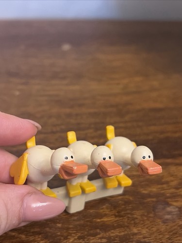 Twirlywoos quacky duck bird - twirlywoos,