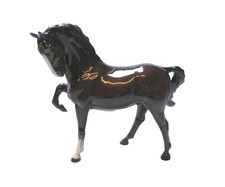 Beswick Horse Head Tucked Leg