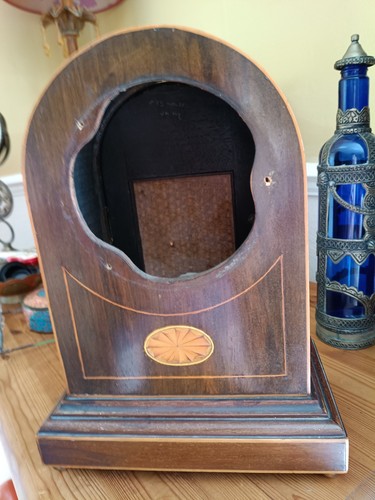 Antique old mantel clock - antique/old, case