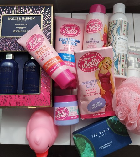 Bath and body bundle 13 - bundle.,