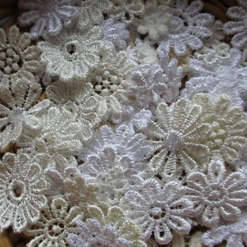Assorted white cream - assorted, 10-25mm