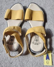 BNWT Fly London Women's Flat Leather Open toe Sandals UK 5 / EU 38 Standard fit