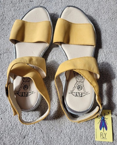 Bnwt fly london women flat - bnwt,