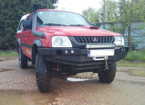 Mitsubishi l200 front - mitsubishi,
