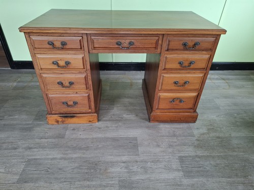 Double pedestal desk smart - desk,