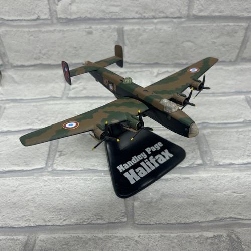 Handley page halifax diecast - handley,