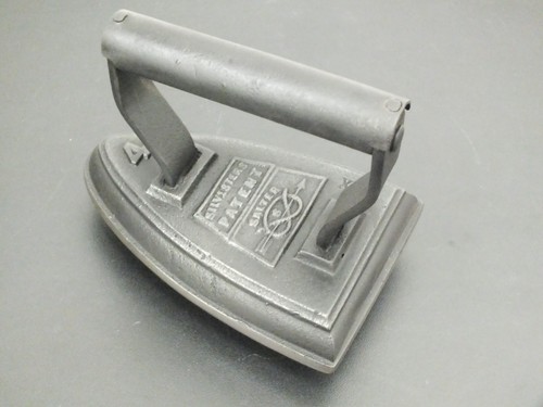 Vintage cast iron silvesters - cast,