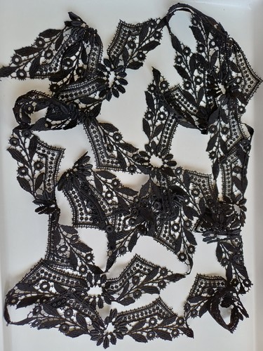 Single length feet black - feet,