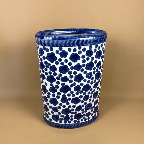 Vintage blue white - &,