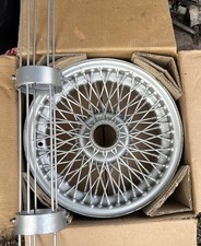    Triumph tr6 wire wheel /mg