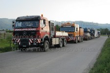 Truck Photo Mercedes-Benz 3053