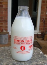 lovely old  " Simon Bell Tree Surgeon " advert milk bottle : dairy