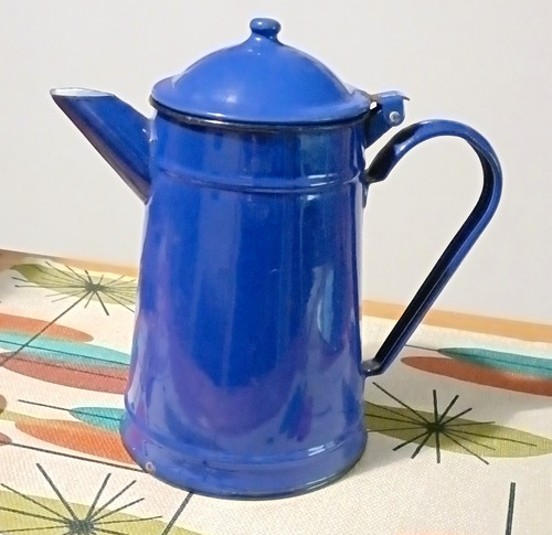 Blue white glossy enamel - &,