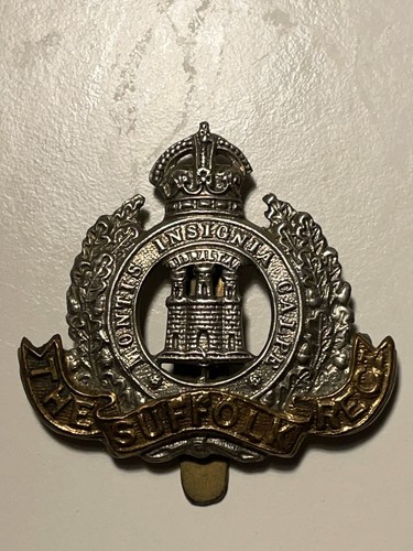 Suffolk regiment cap - badge, –