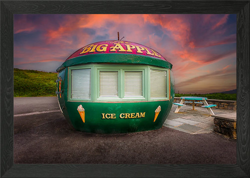 Big apple kiosk mumbles - big,