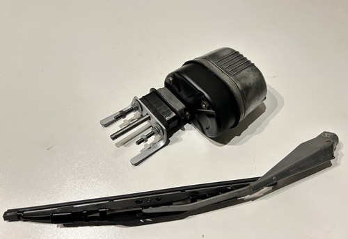 Rear trunk door wiper motor - rear,