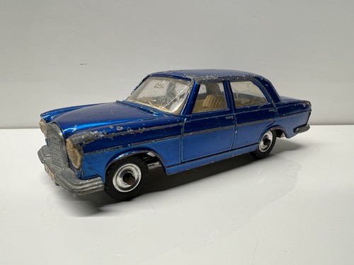 Dinky toys mercedes benz 250 - benz,