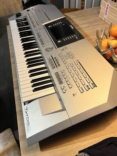 Yamaha tyros keyboard - yamaha,