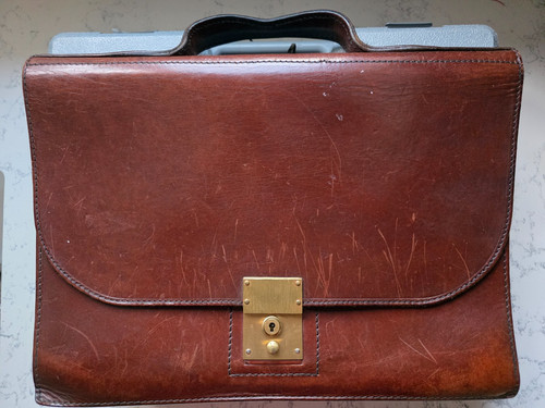Gidden document case - gidden,