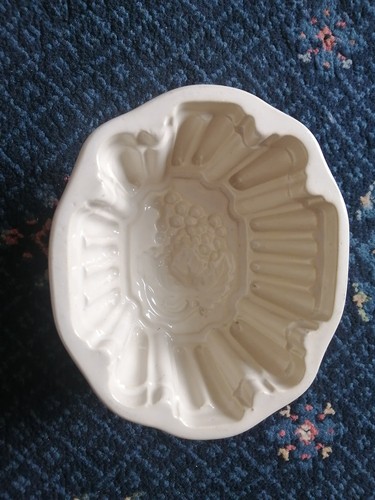 Jelly blancmange mould - mould, 7"