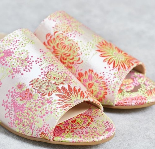 Brand new ladies - new, look