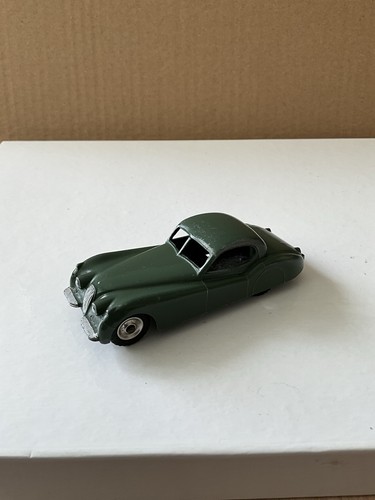 Dinky toys 157 jaguar - dinky, no.157