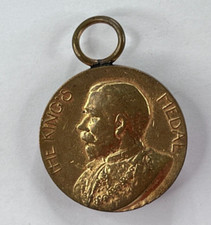 1920's London County Council Kings medal For School Attendance gilt 32 mm