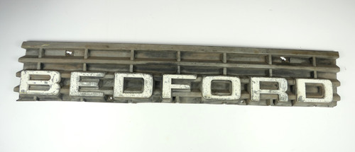 Bedford front grill badge - tl,