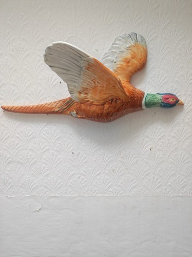 Beswick pheasant 661 - 661/1, flying