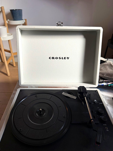 Crosley white portable - white, record