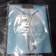 👠New Pair Silkies Size