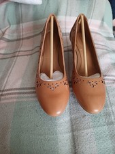 Clarks Women's Leather Court Shoes 6.5