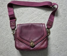 Mantaray Cross Body Small Burgandy Bag- Zip closure