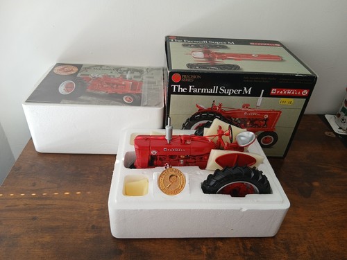 Ertl collectibles the farmall - collectibles.,