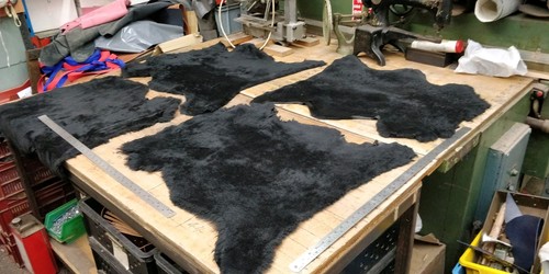 Black genuine sheepskin - 4x,