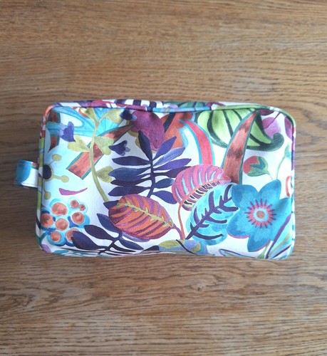 Liberty medium washbag - medium, in