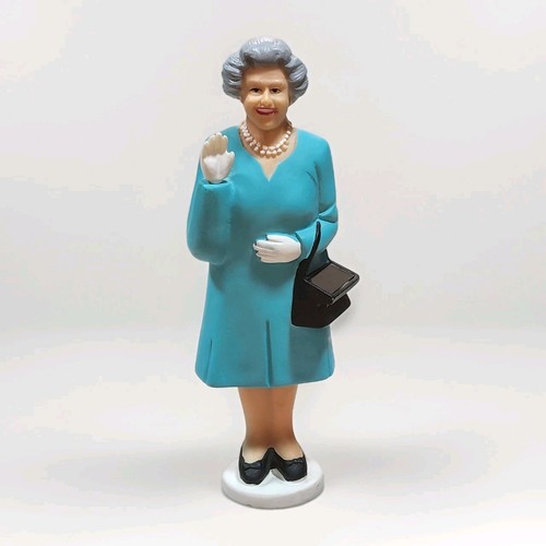 Queen elizabeth waving - queen, hand