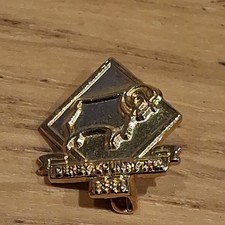 VINTAGE OLD DERBY COUNTY BADGE