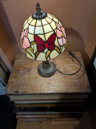 Tiffany lamp with roses - with,