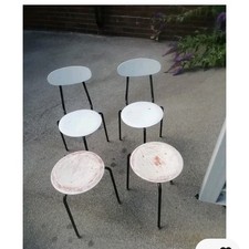 Arne Jacobsen dot chairs and