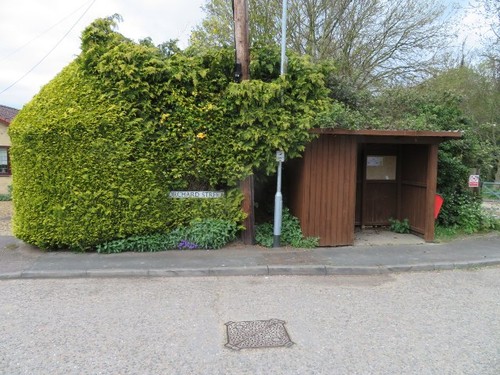 Photo 6x4 bus shelter - bus,
